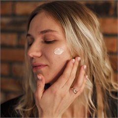 Крем для лица выравнивающий с шелковыми протеинами